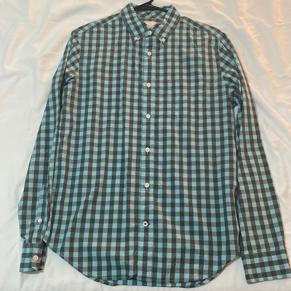 Gap lived-in long sleeve button down, size S, blue checkered